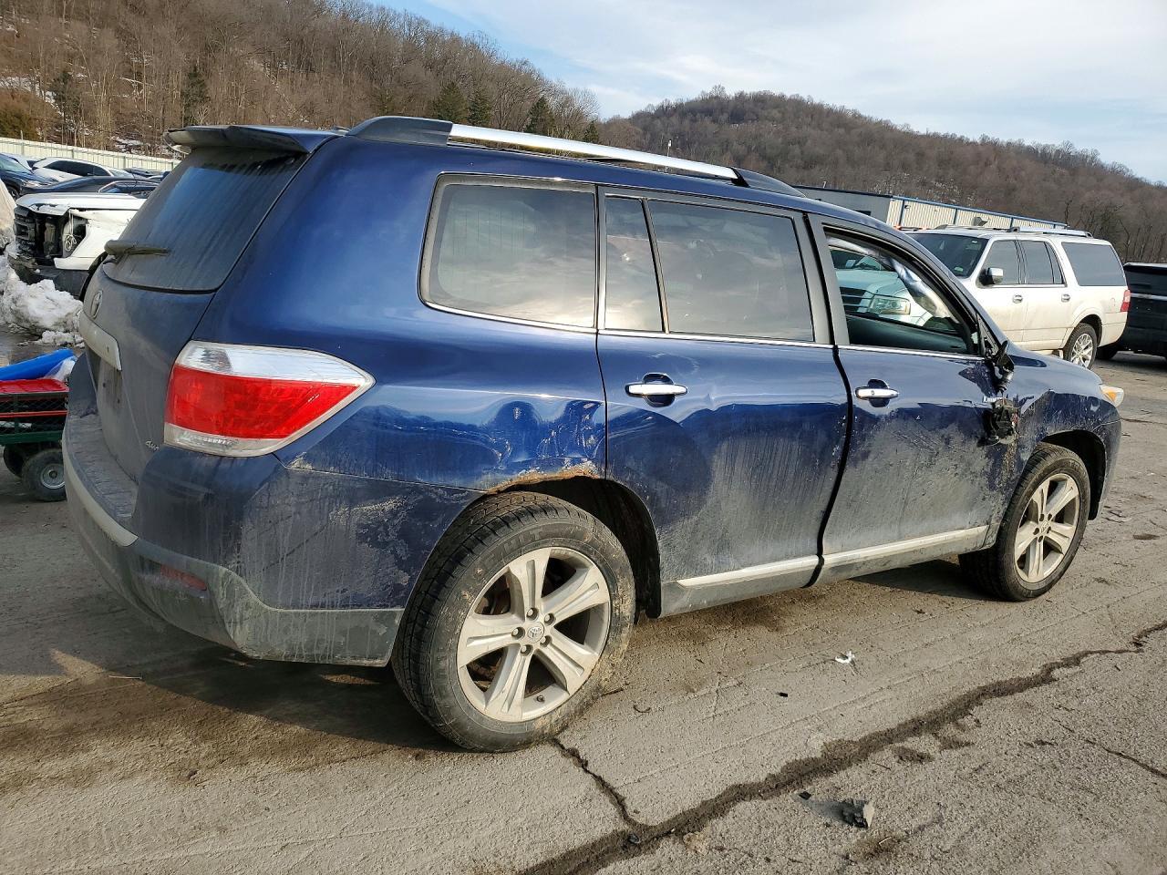 2012 TOYOTA HIGHLANDER