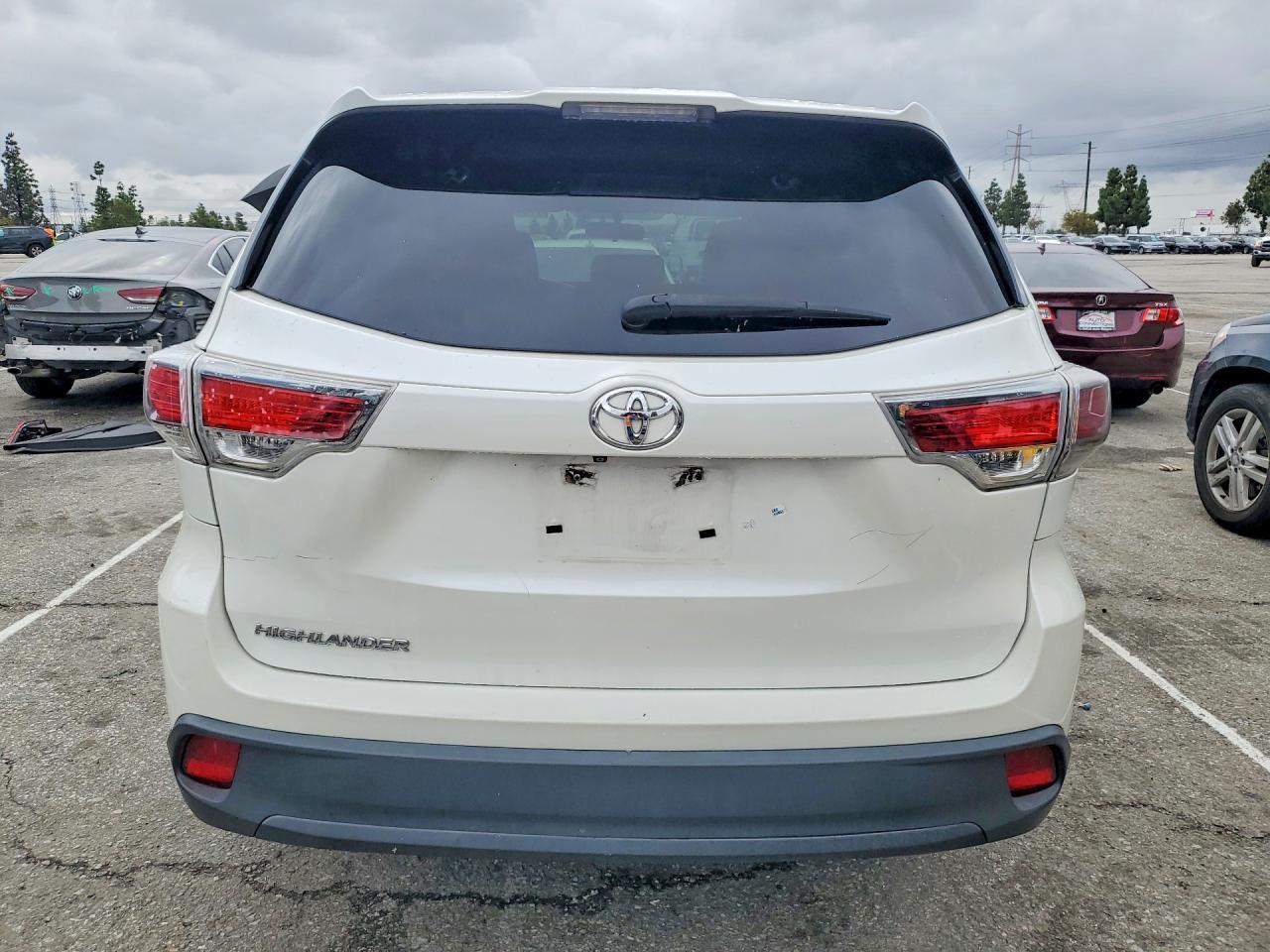 2016 TOYOTA HIGHLANDER