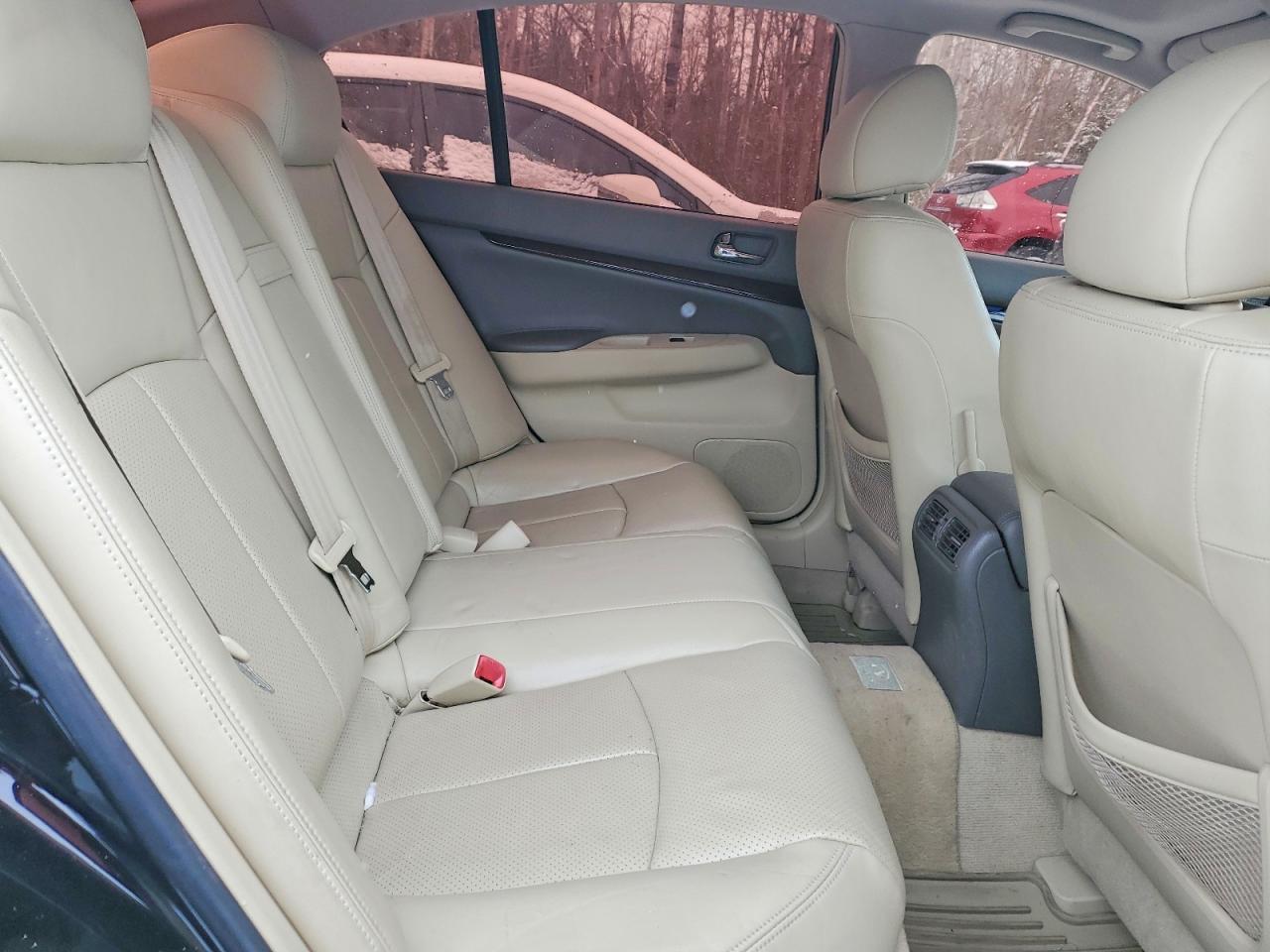 2011 INFINITI G37