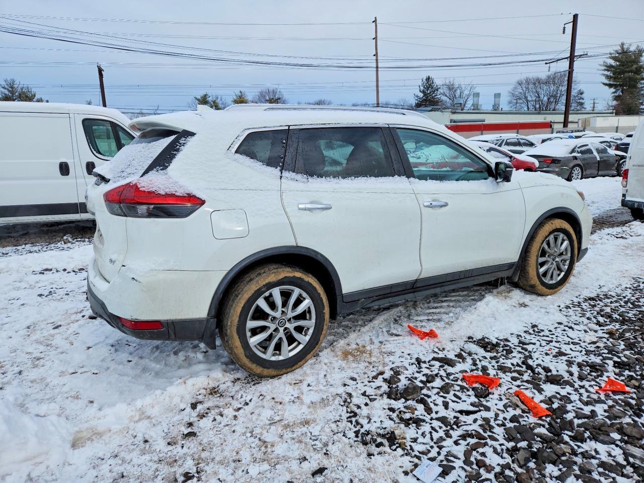 2017 NISSAN ROGUE