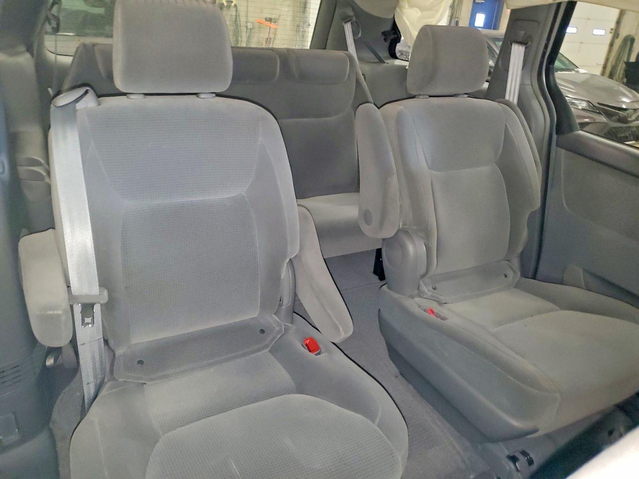 2005 TOYOTA SIENNA