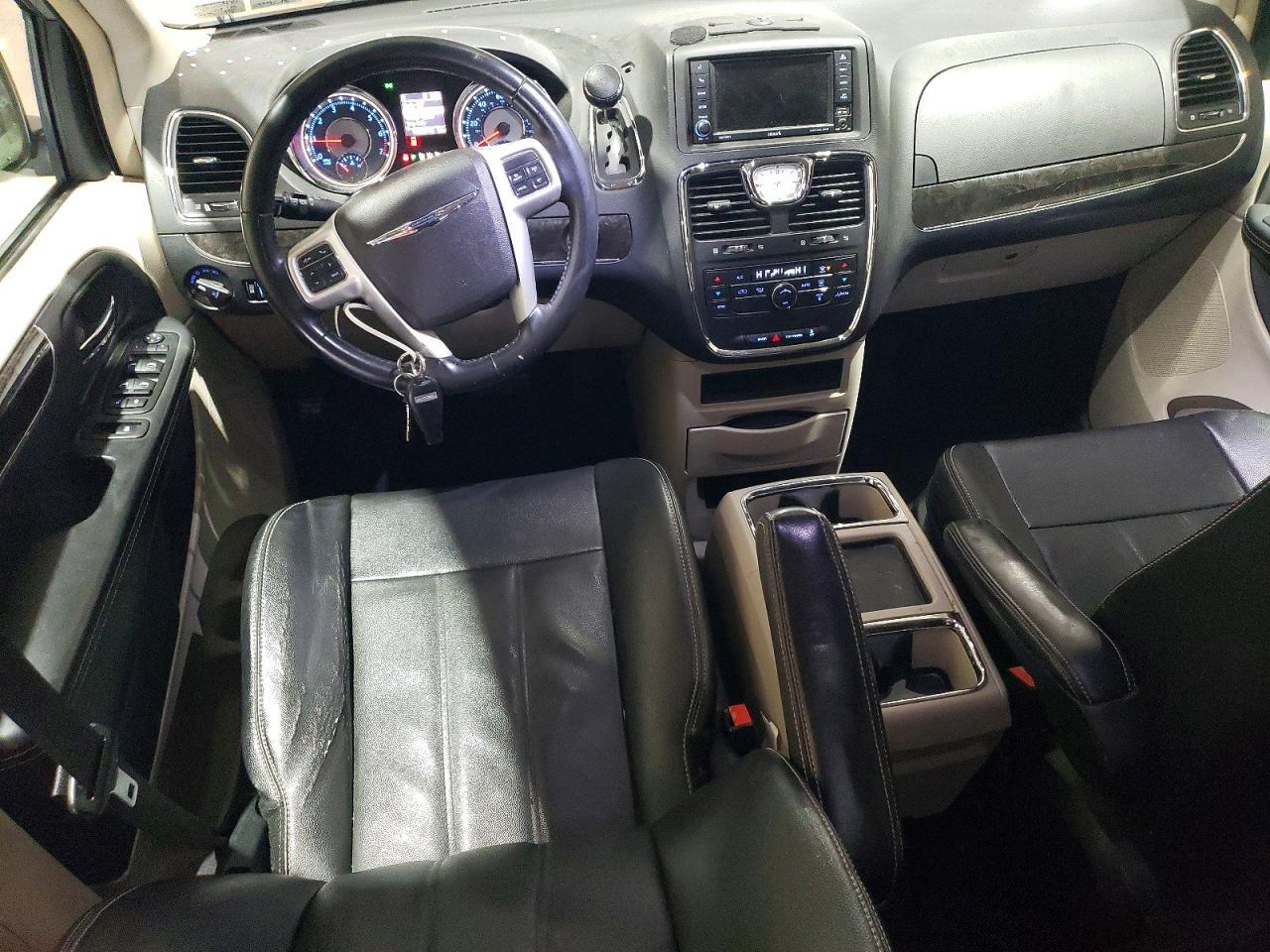 2015 CHRYSLER Town & Country