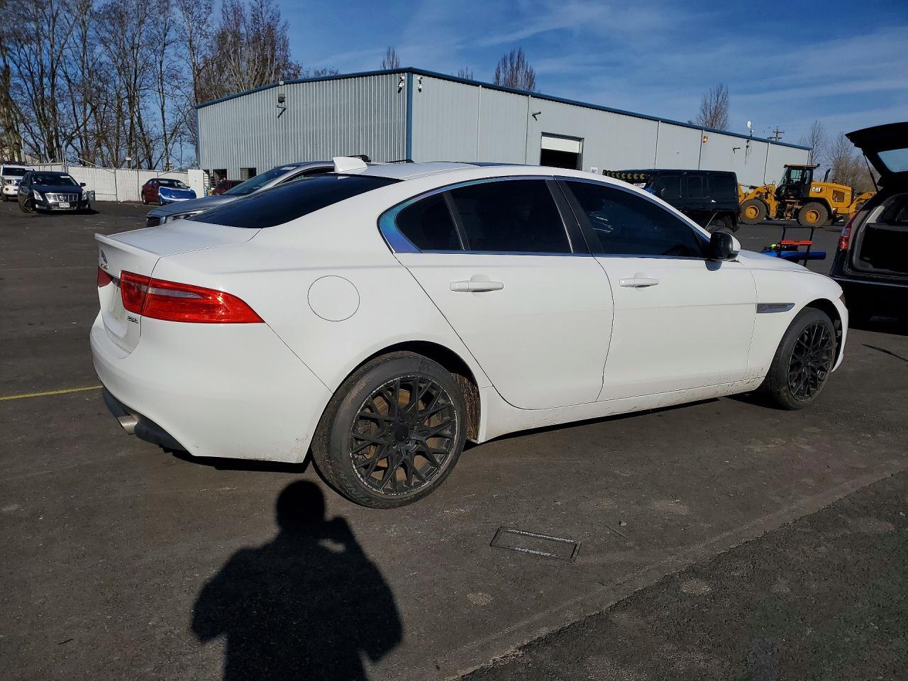 2019 JAGUAR XE