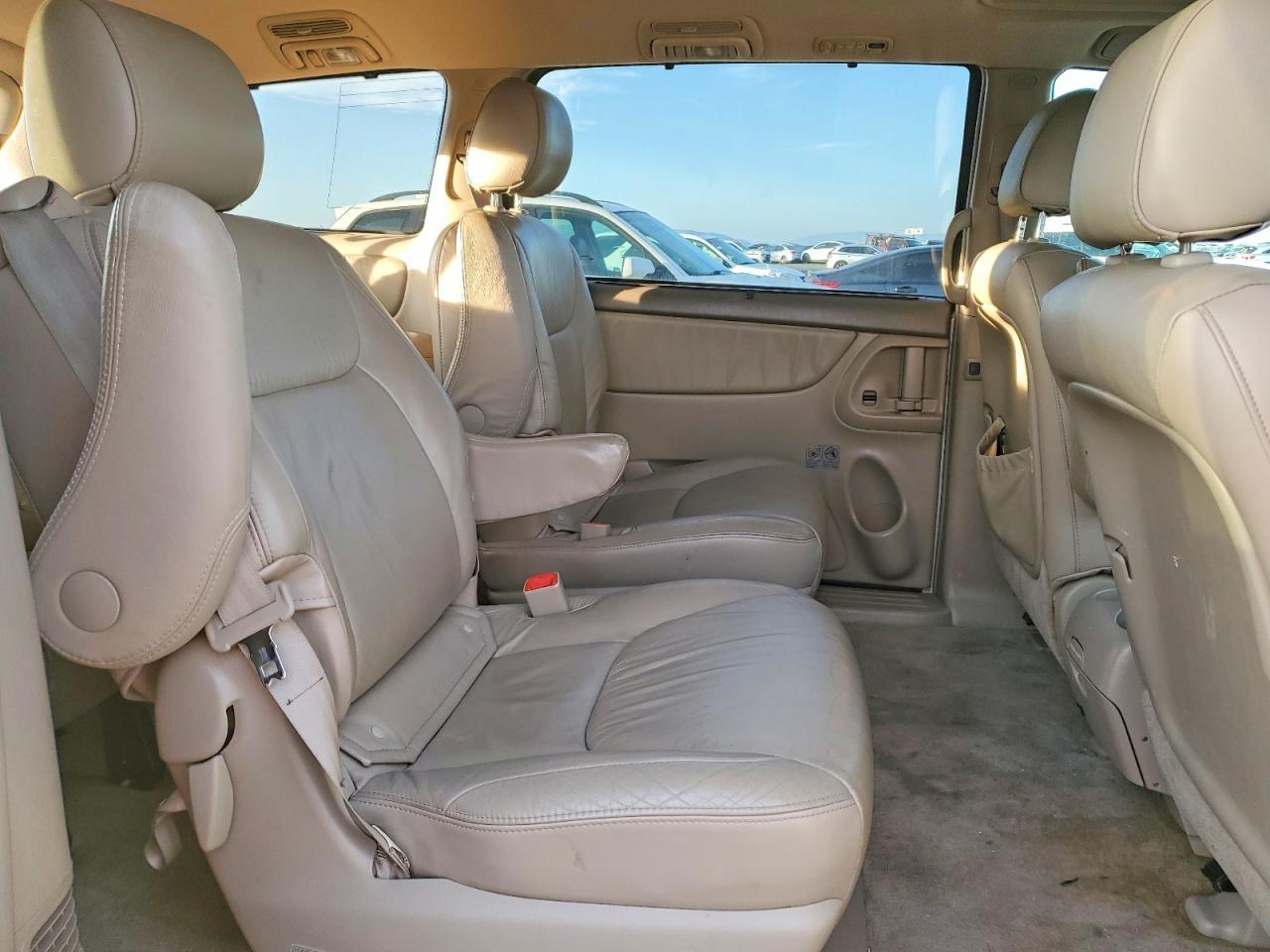 2008 TOYOTA SIENNA