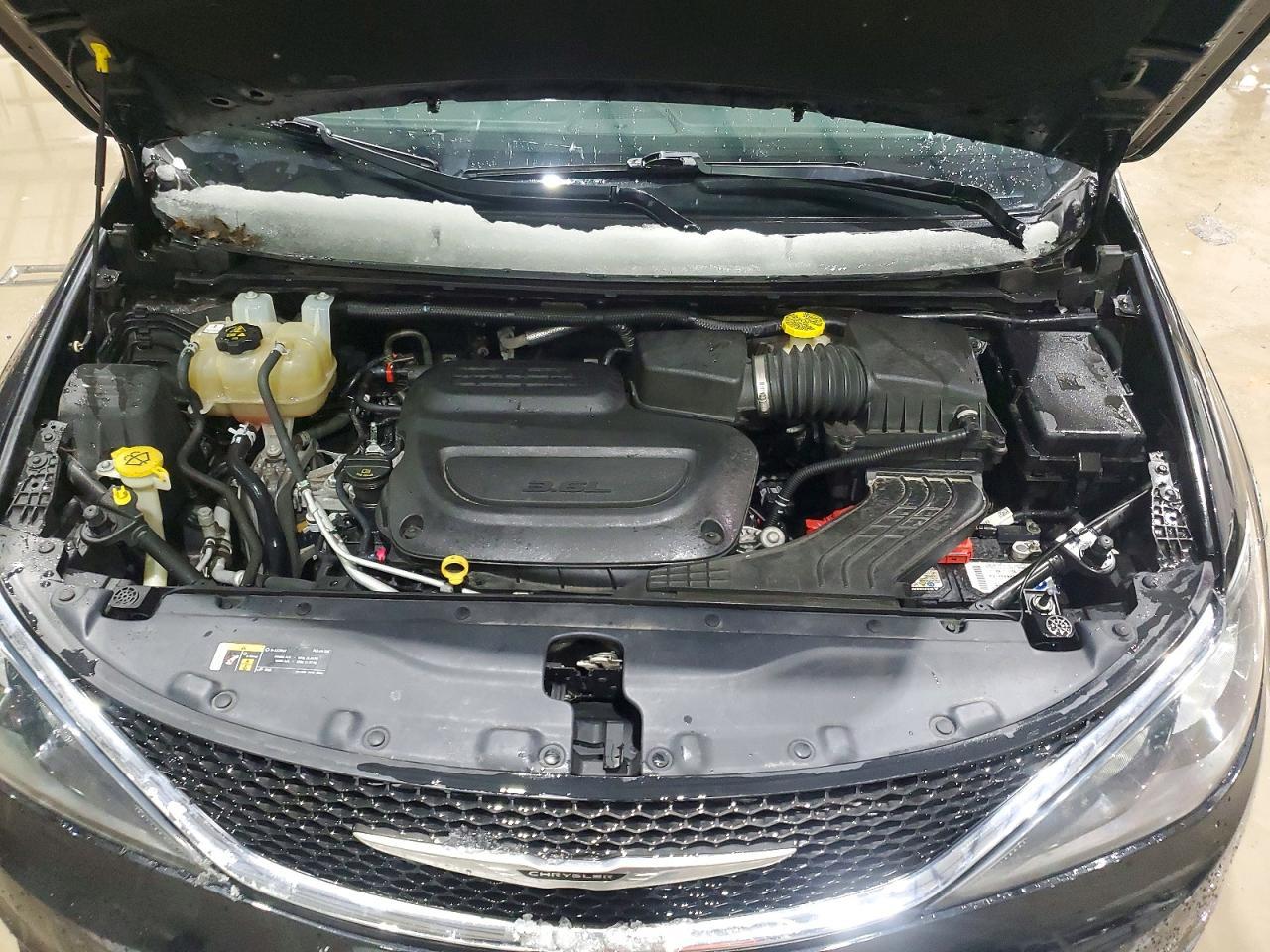 2021 CHRYSLER Voyager