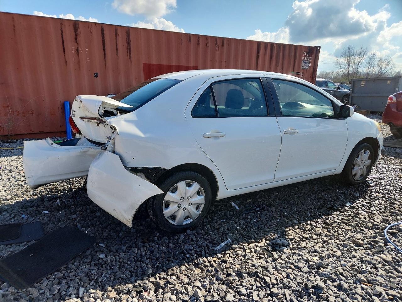 2011 TOYOTA YARIS