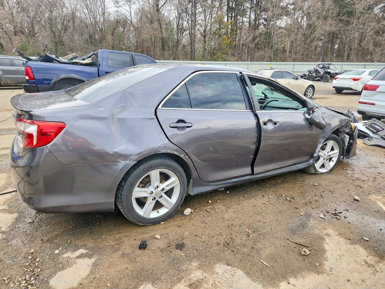 2013 TOYOTA CAMRY
