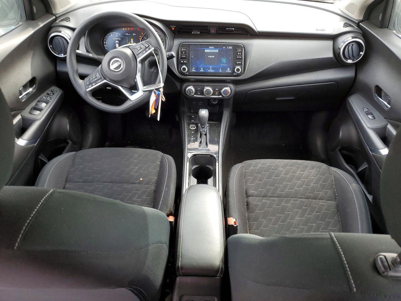 2024 NISSAN KICKS