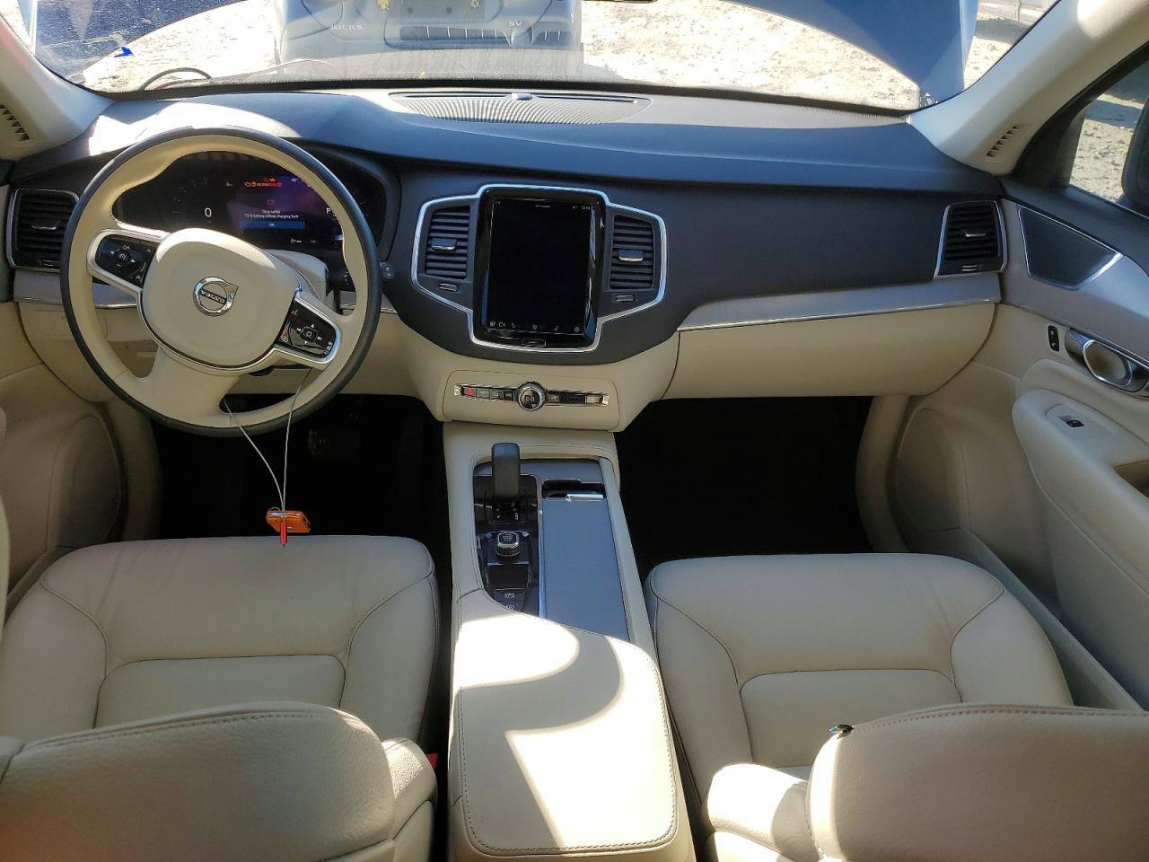 2025 VOLVO XC90