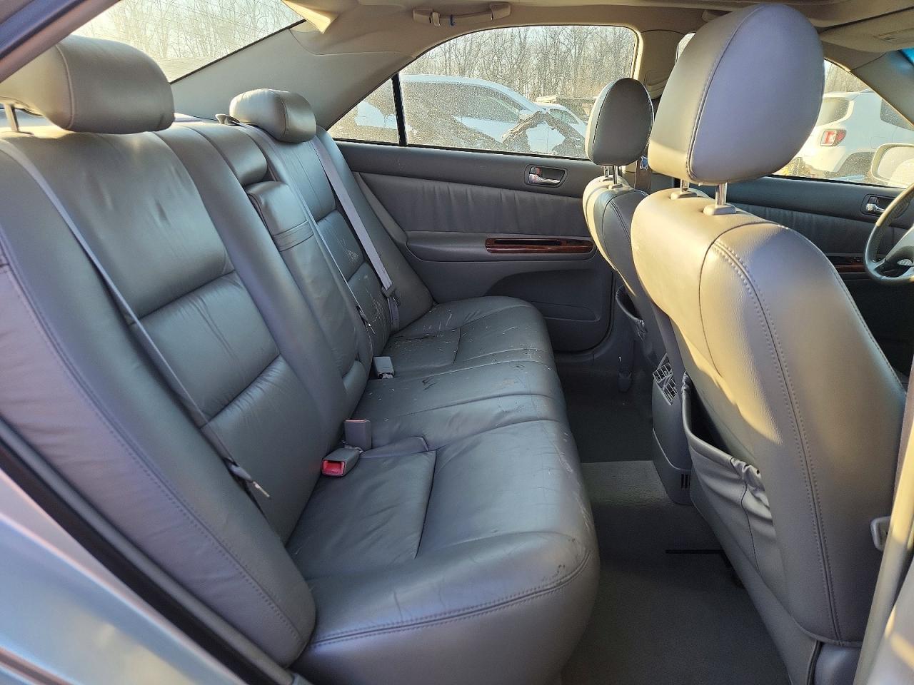 2004 TOYOTA CAMRY