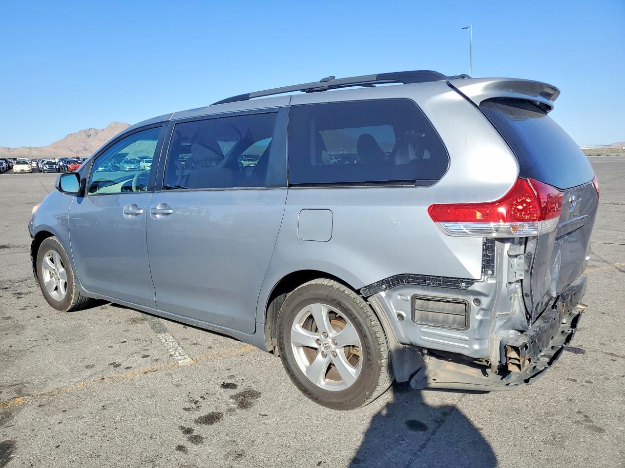 2013 TOYOTA SIENNA
