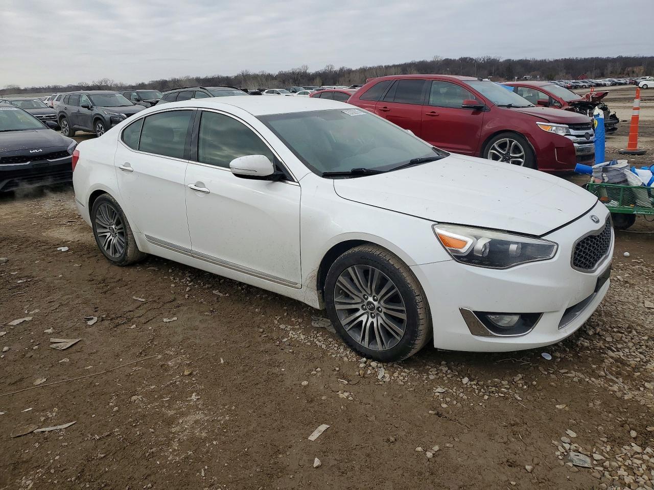 2016 KIA Cadenza