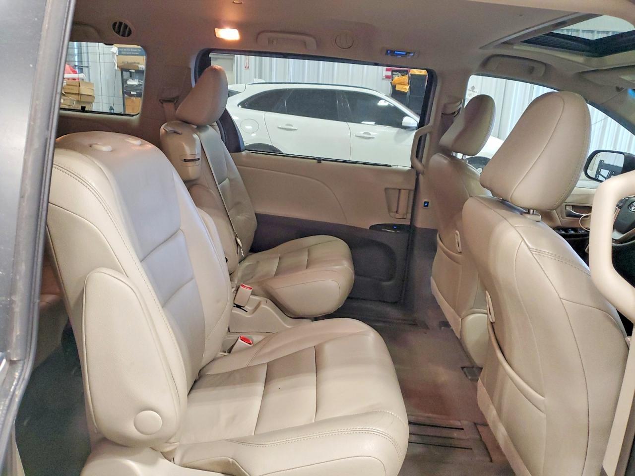 2017 TOYOTA SIENNA