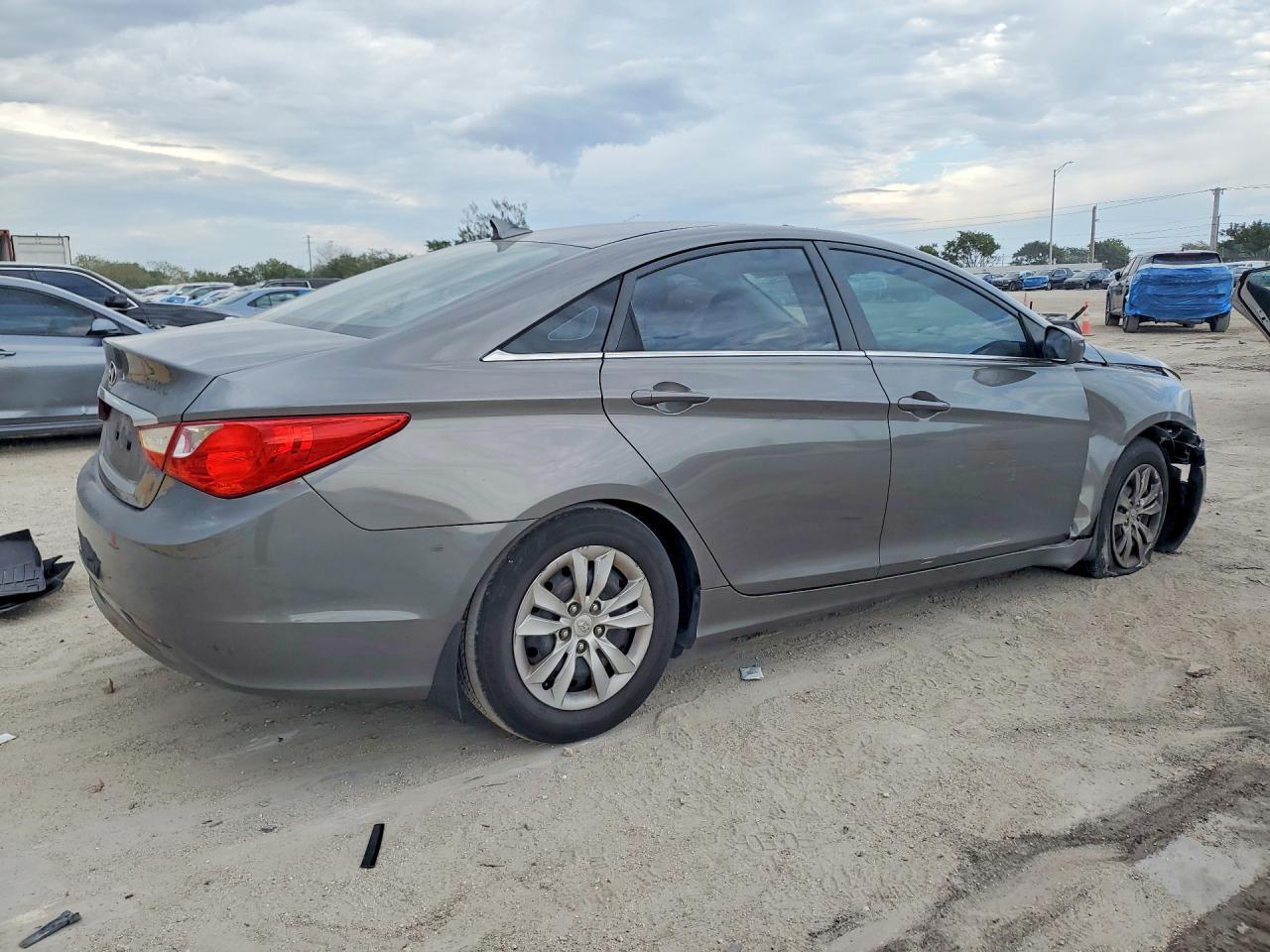 2011 HYUNDAI SONATA