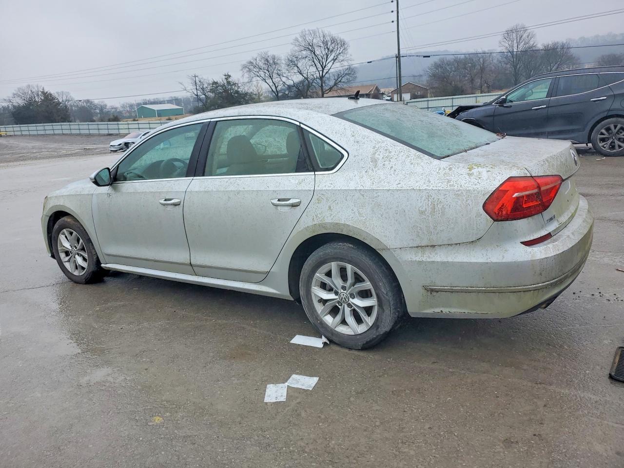 2016 VOLKSWAGEN Passat