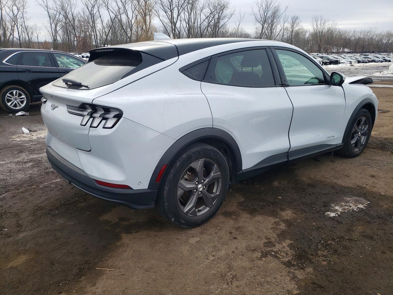 2021 FORD Mustang Mach-E