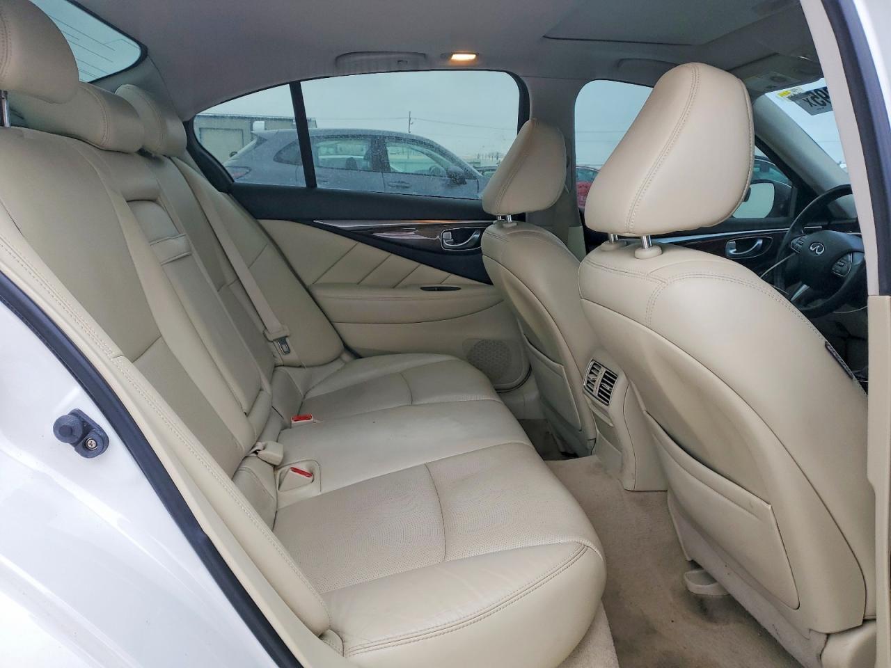 2015 INFINITI Q50