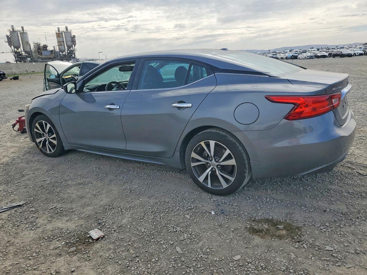 2017 NISSAN Maxima