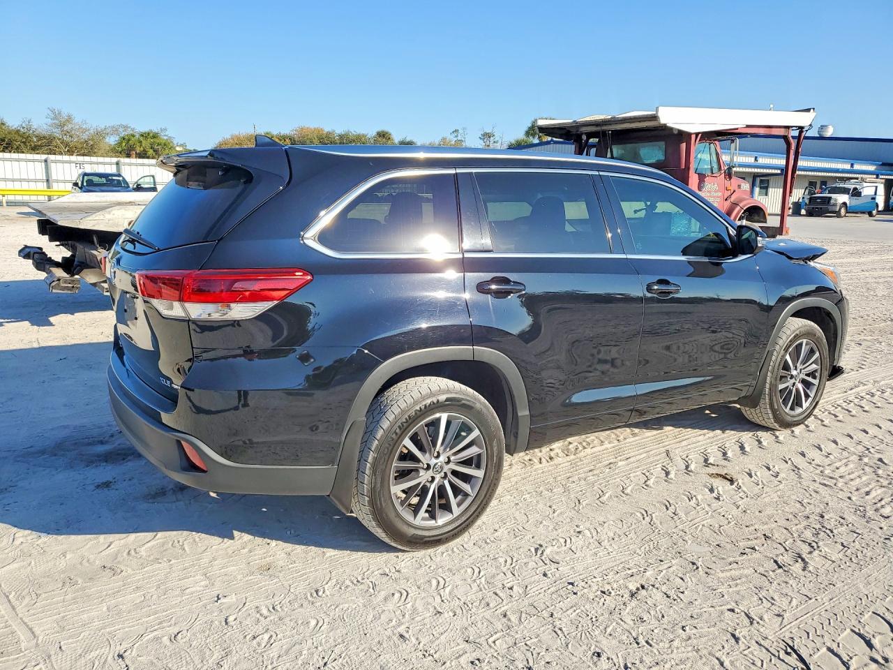 2017 TOYOTA HIGHLANDER