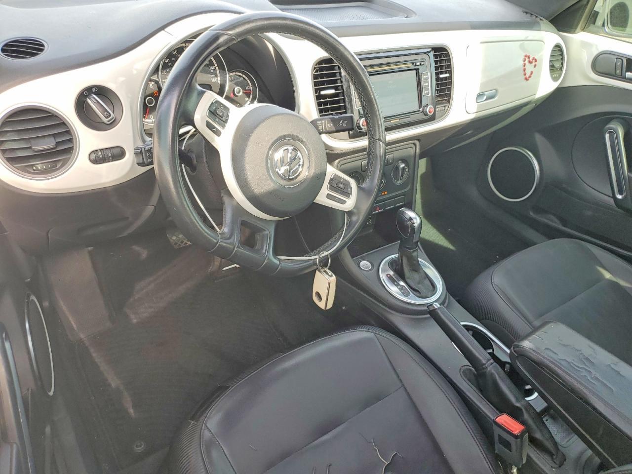 2013 VOLKSWAGEN Beetle