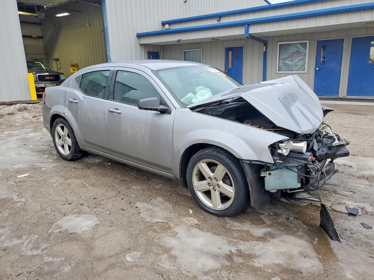2013 DODGE Avenger