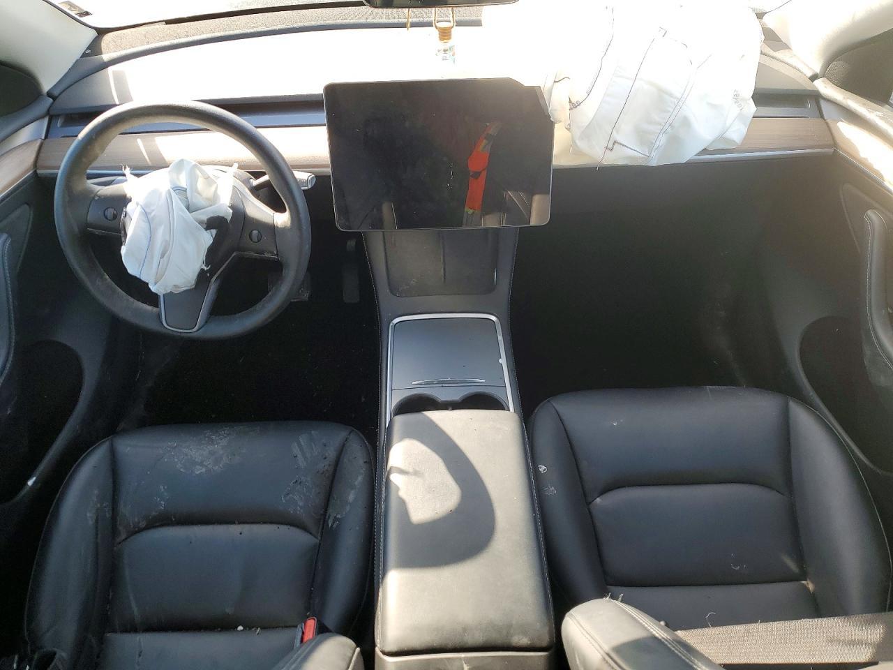 2025 TESLA MODEL Y