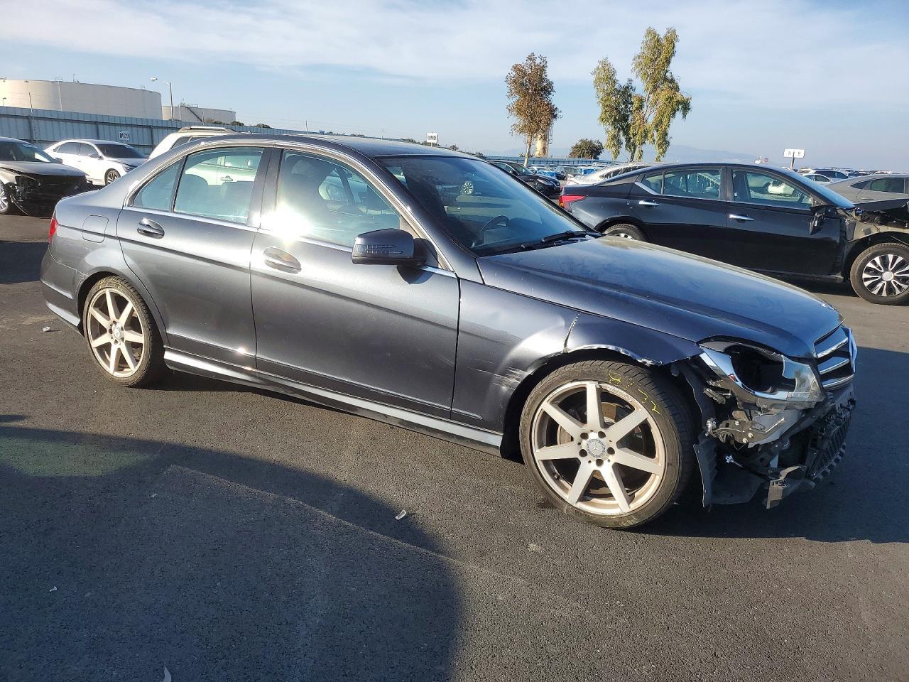 2014 MERCEDES-BENZ C-CLASS