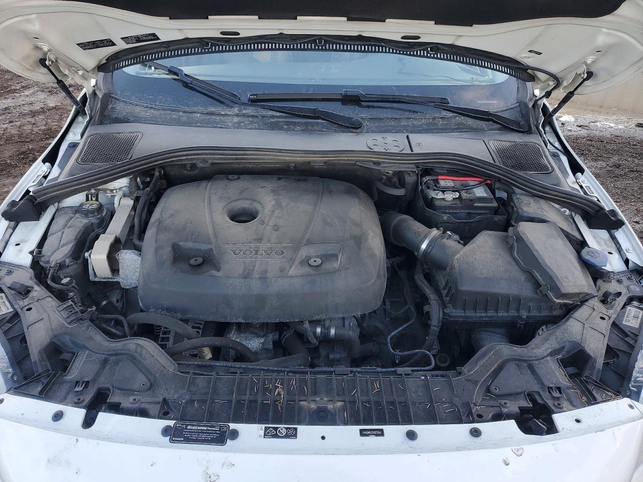 2017 VOLVO V60