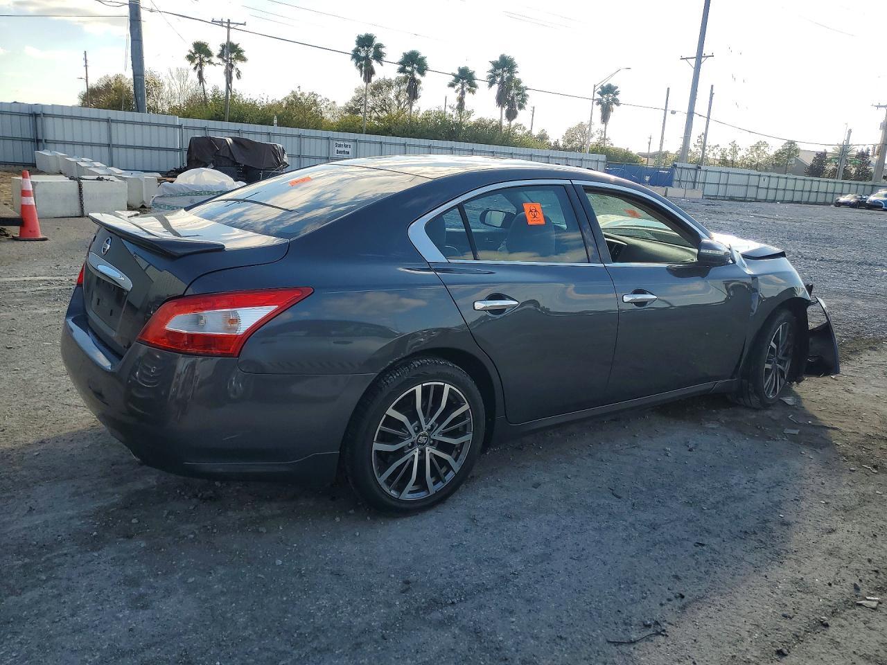 2009 NISSAN Maxima
