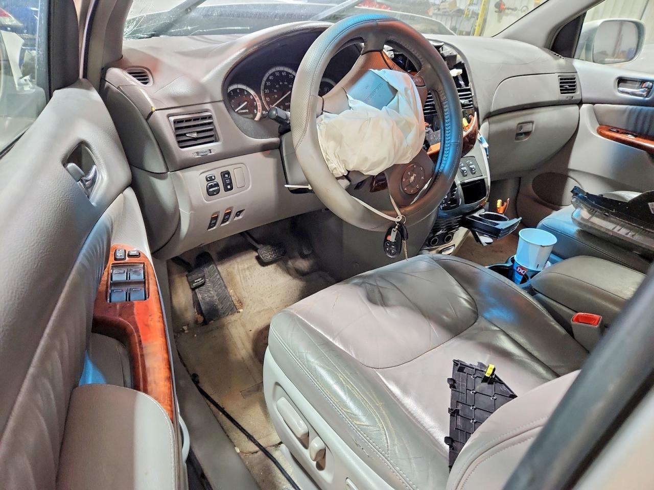2005 TOYOTA SIENNA