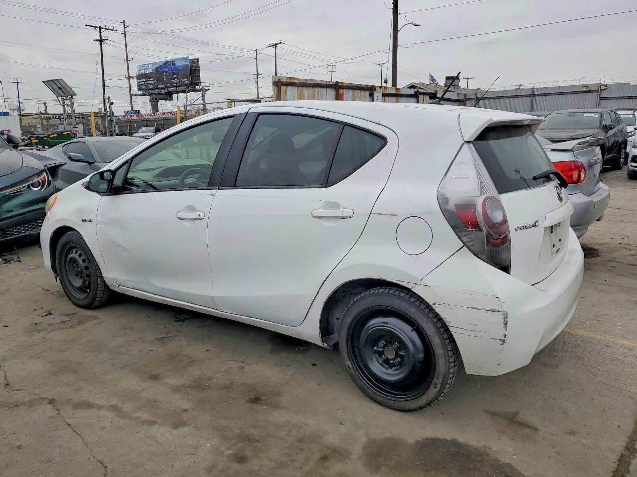 2013 TOYOTA Prius c