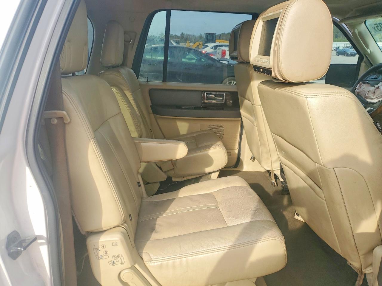 2015 LINCOLN Navigator