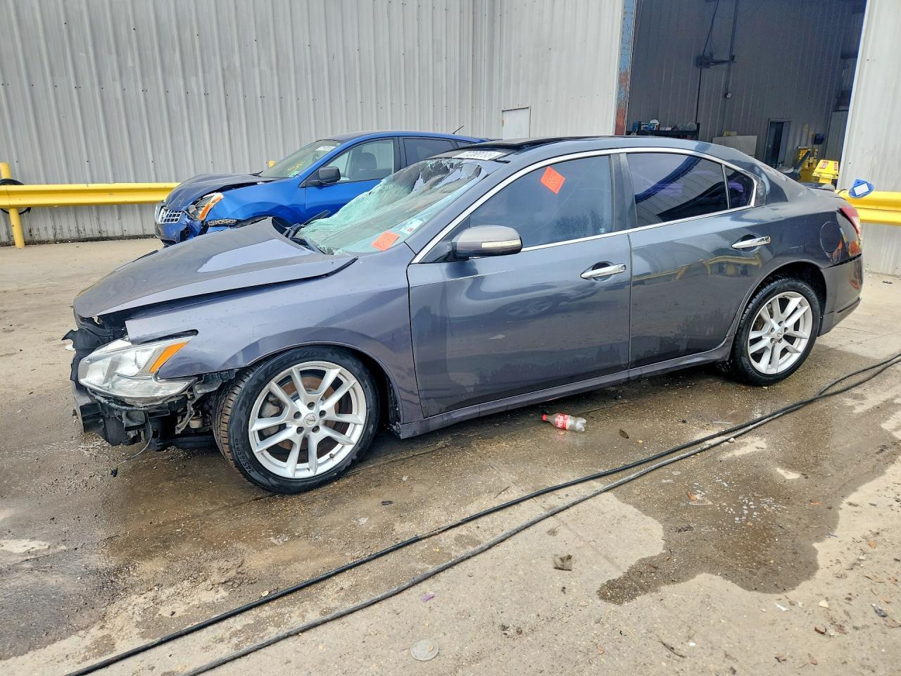 2011 NISSAN Maxima