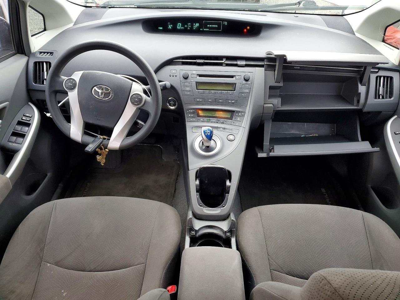 2011 TOYOTA PRIUS