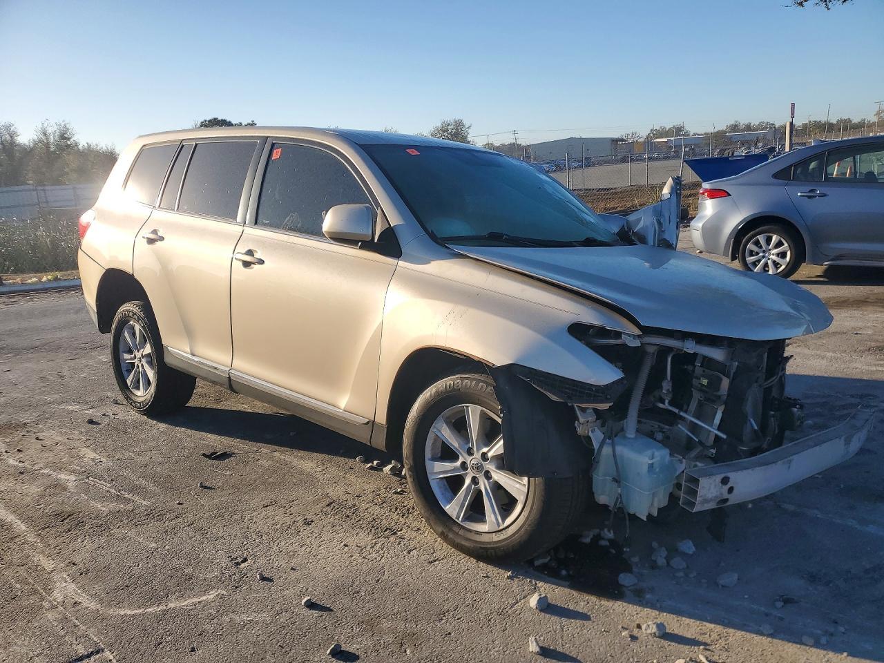 2013 TOYOTA HIGHLANDER