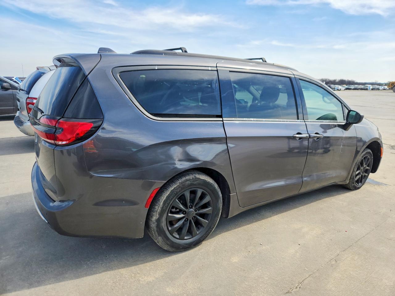 2022 CHRYSLER Pacifica