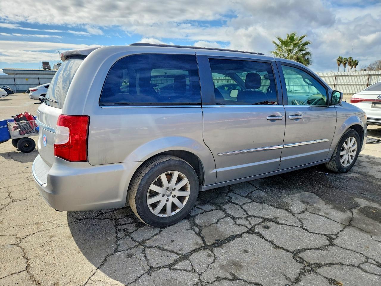 2016 CHRYSLER Town & Country