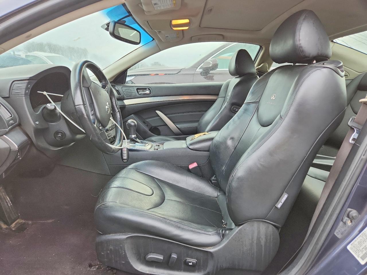 2011 INFINITI G37