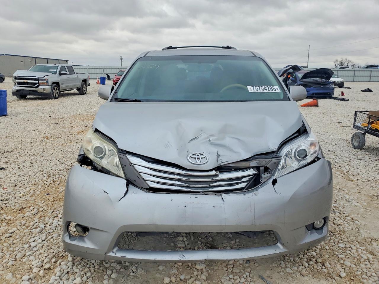 2012 TOYOTA SIENNA