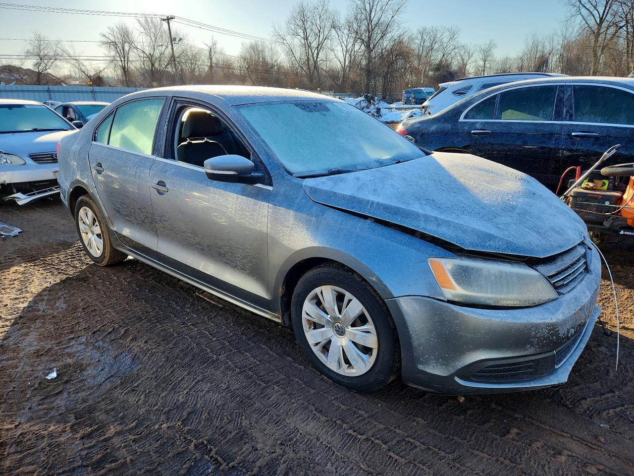 2013 VOLKSWAGEN JETTA