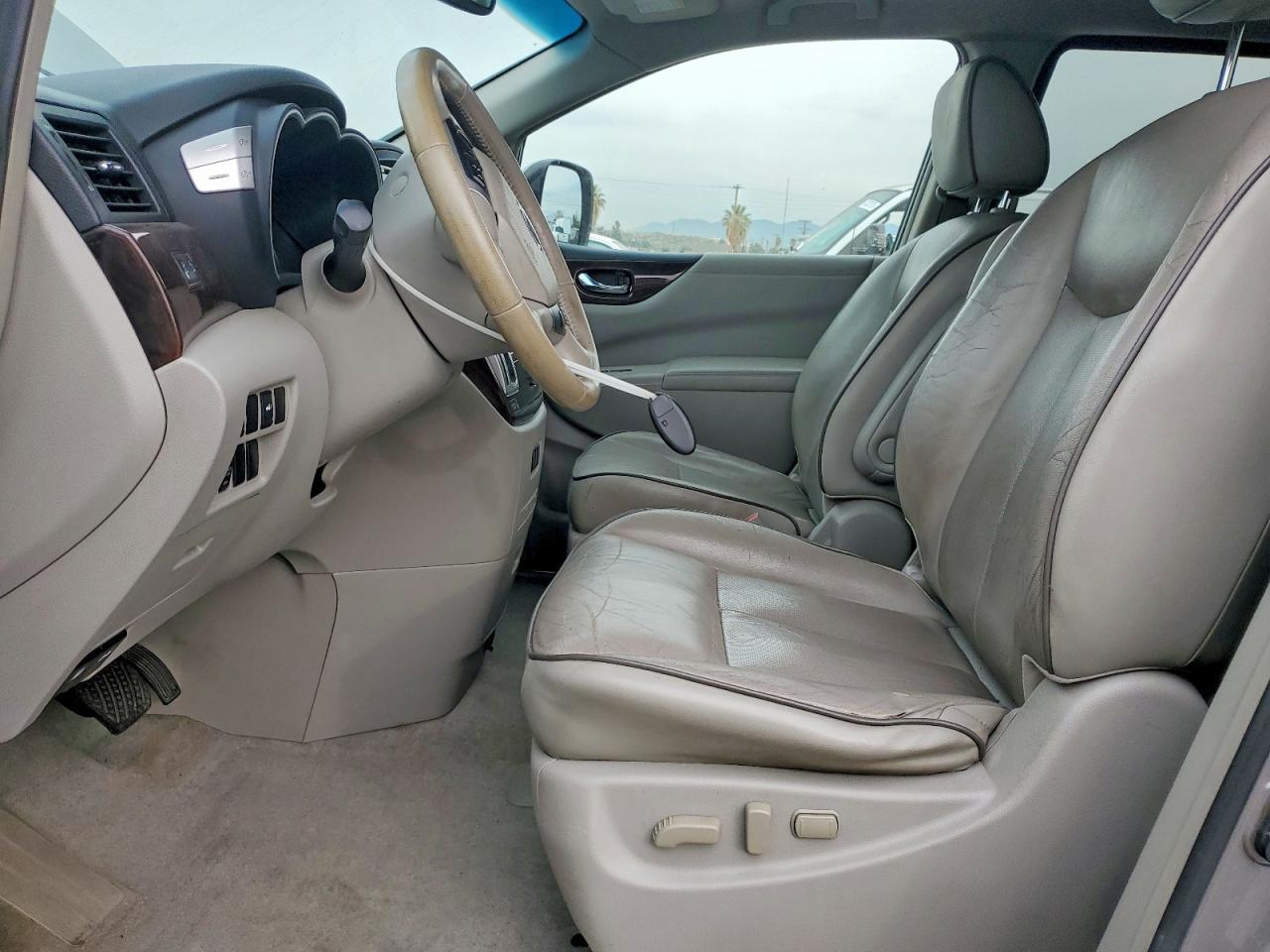 2012 NISSAN Quest