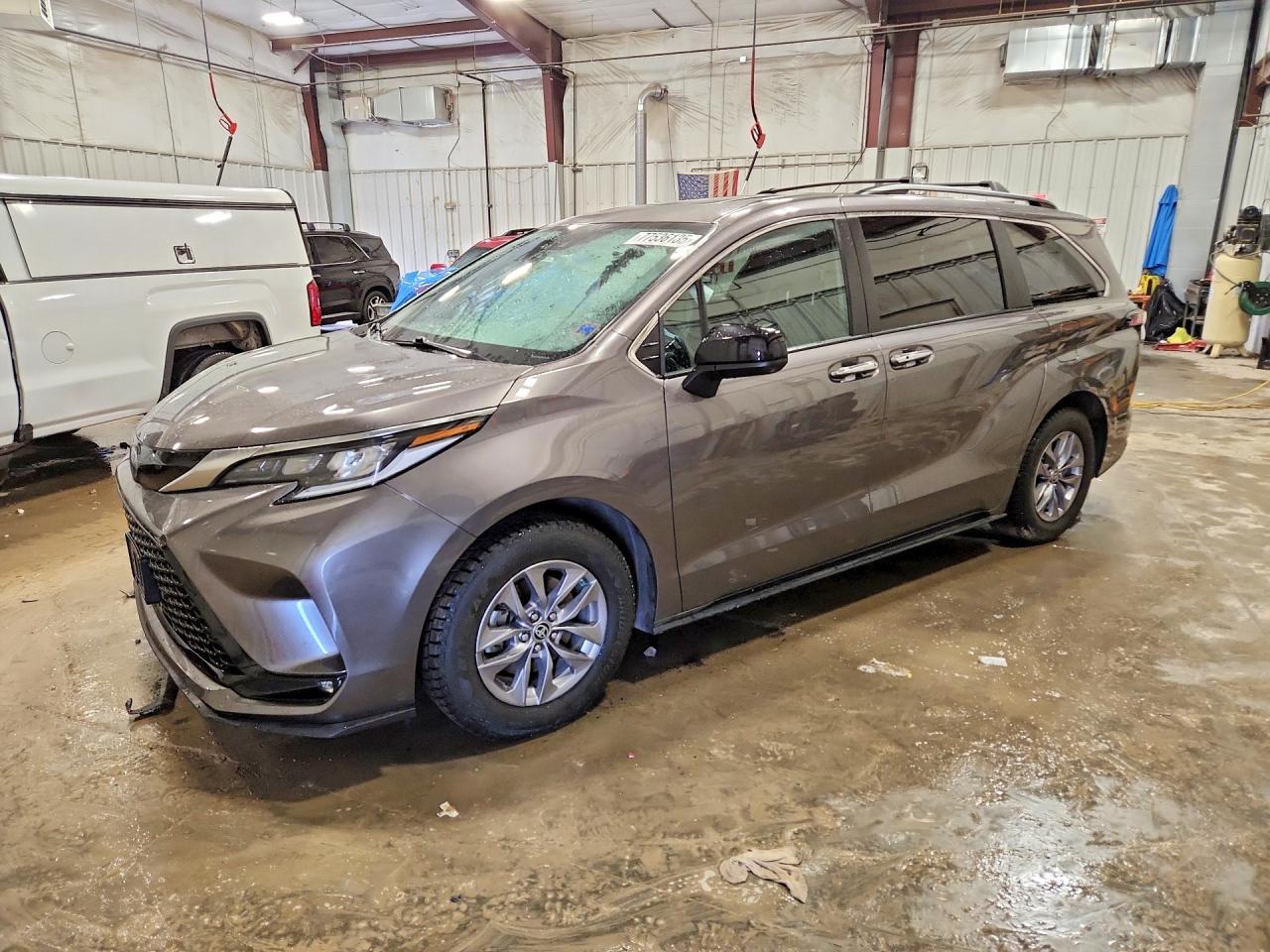2022 TOYOTA SIENNA