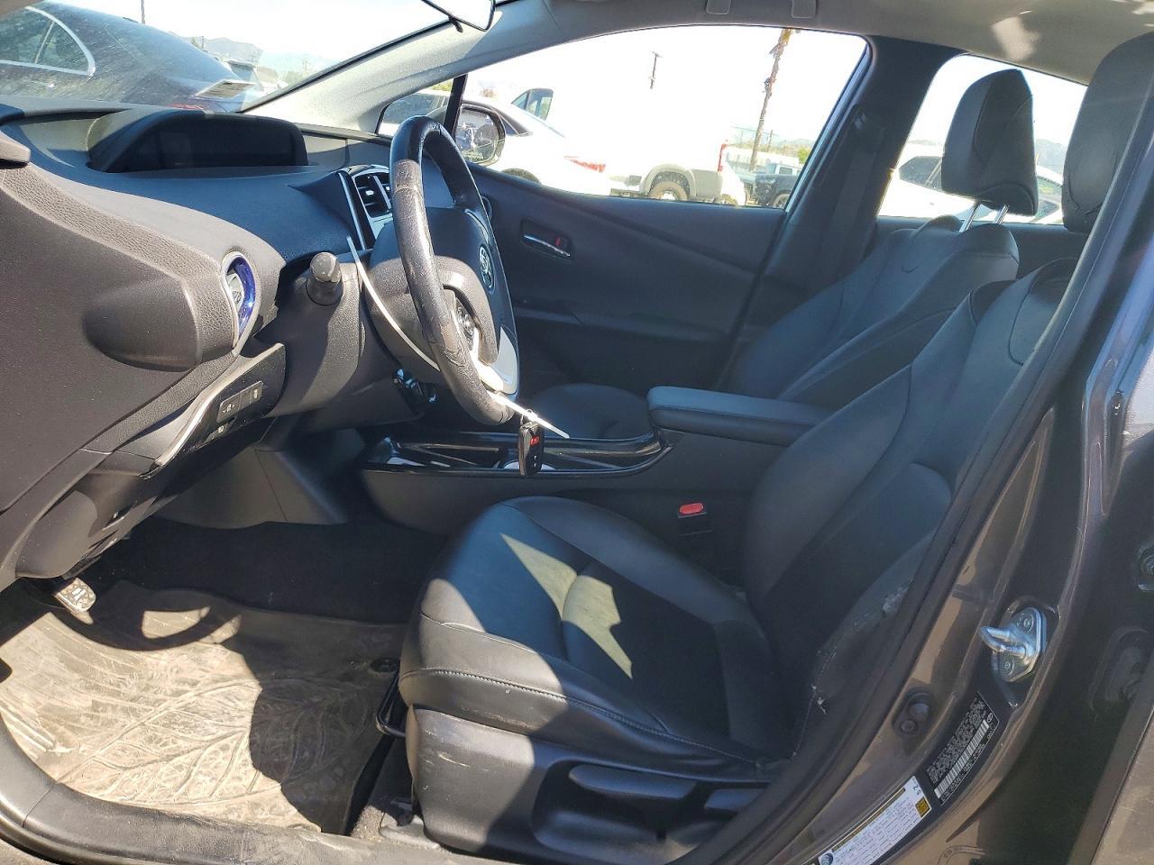 2016 TOYOTA PRIUS
