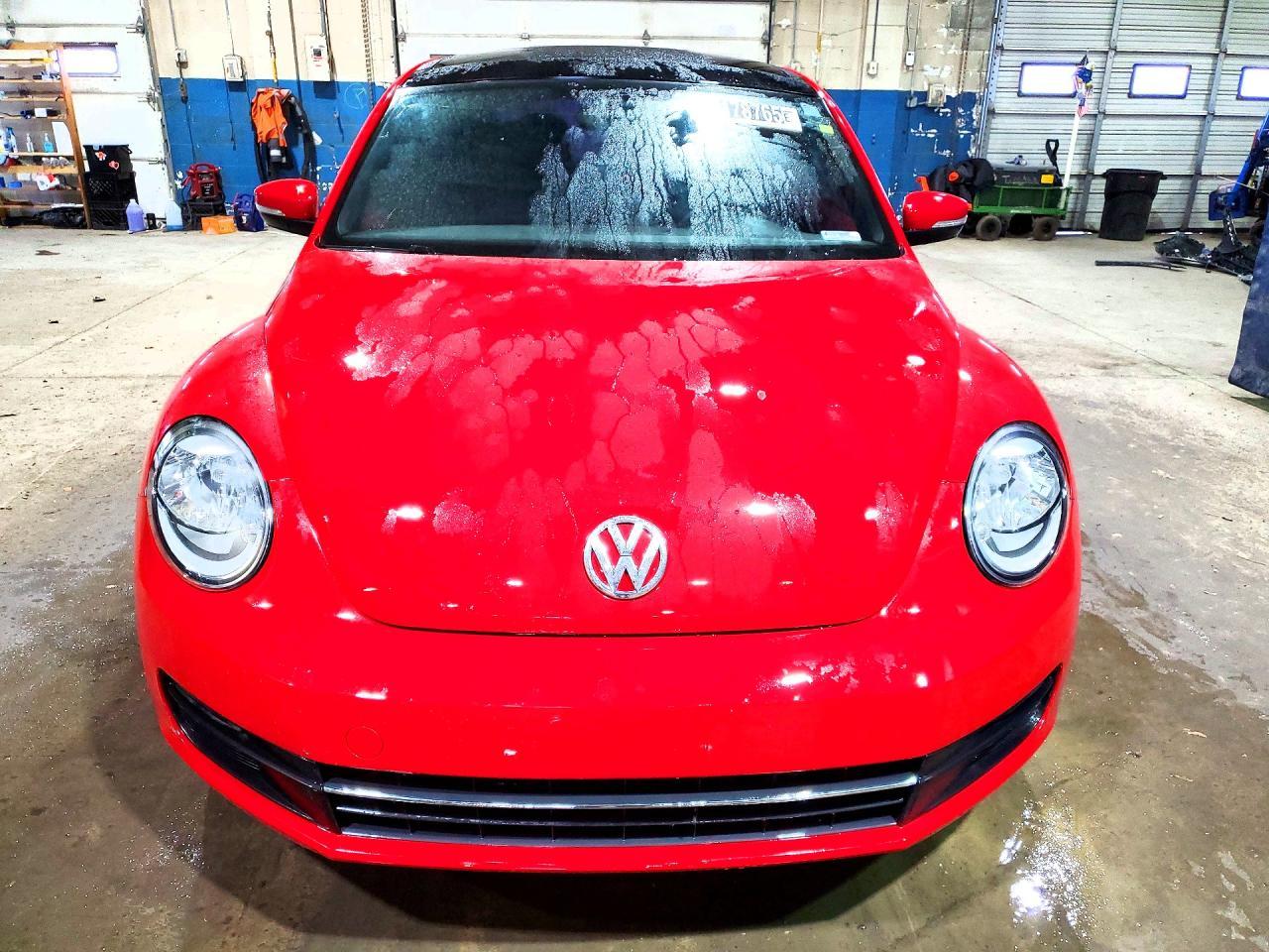 2012 VOLKSWAGEN Beetle