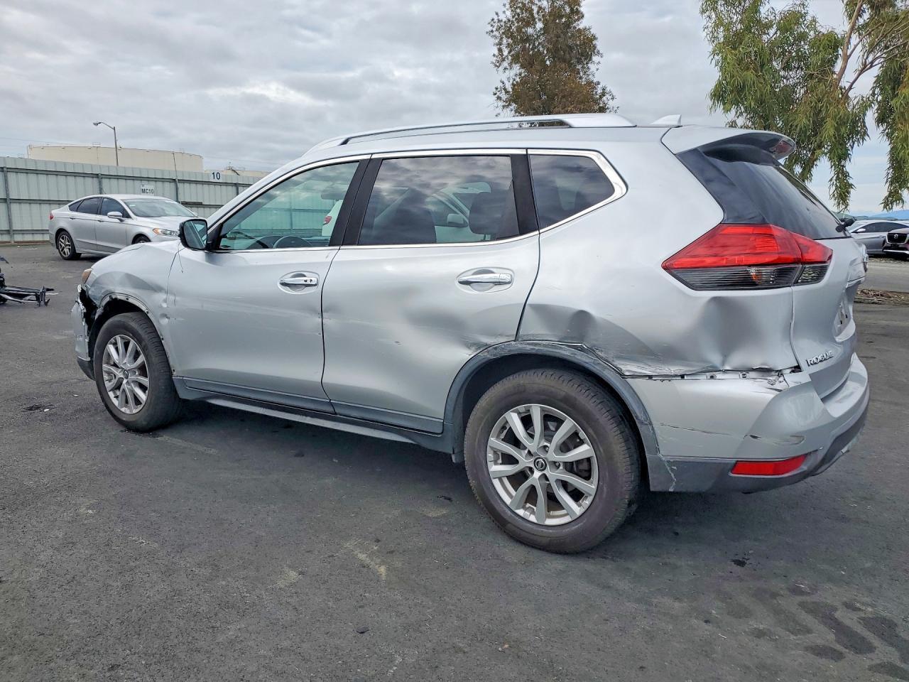 2017 NISSAN ROGUE