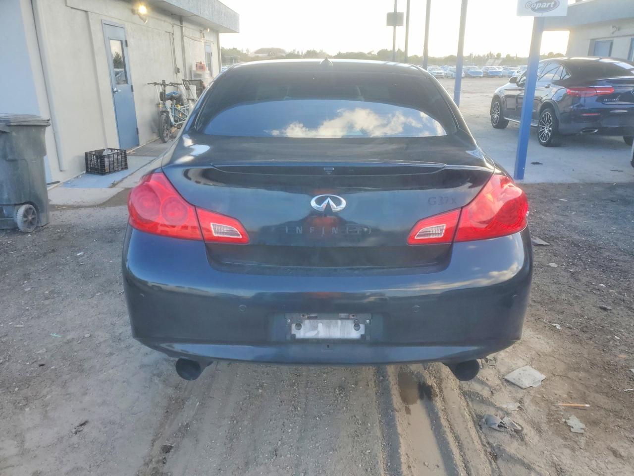 2012 INFINITI G37