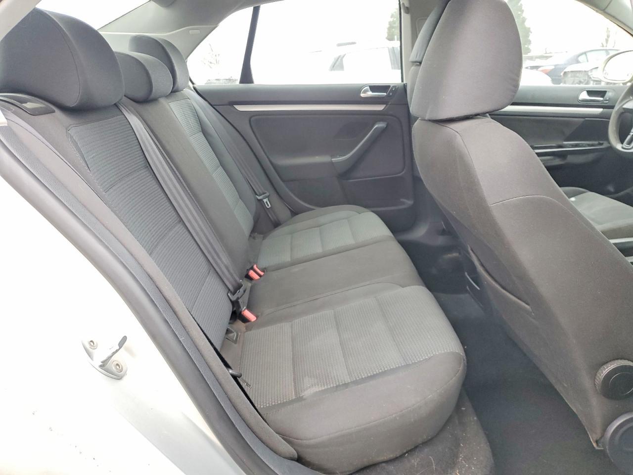 2010 VOLKSWAGEN JETTA