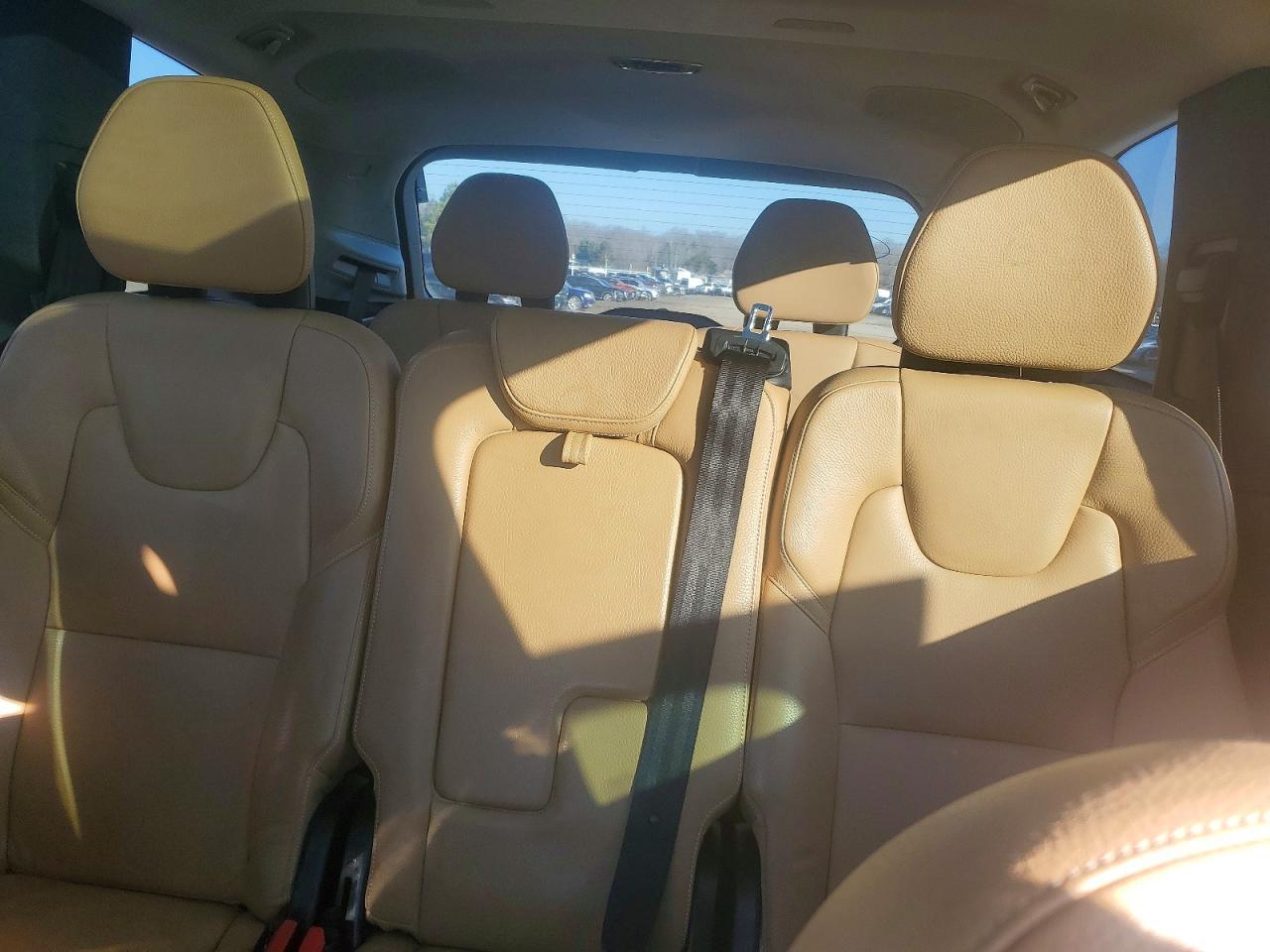 2016 VOLVO XC90