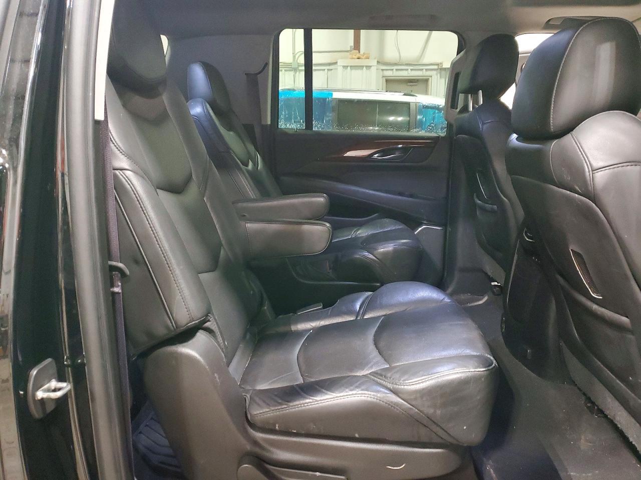 2017 CADILLAC Escalade ESV