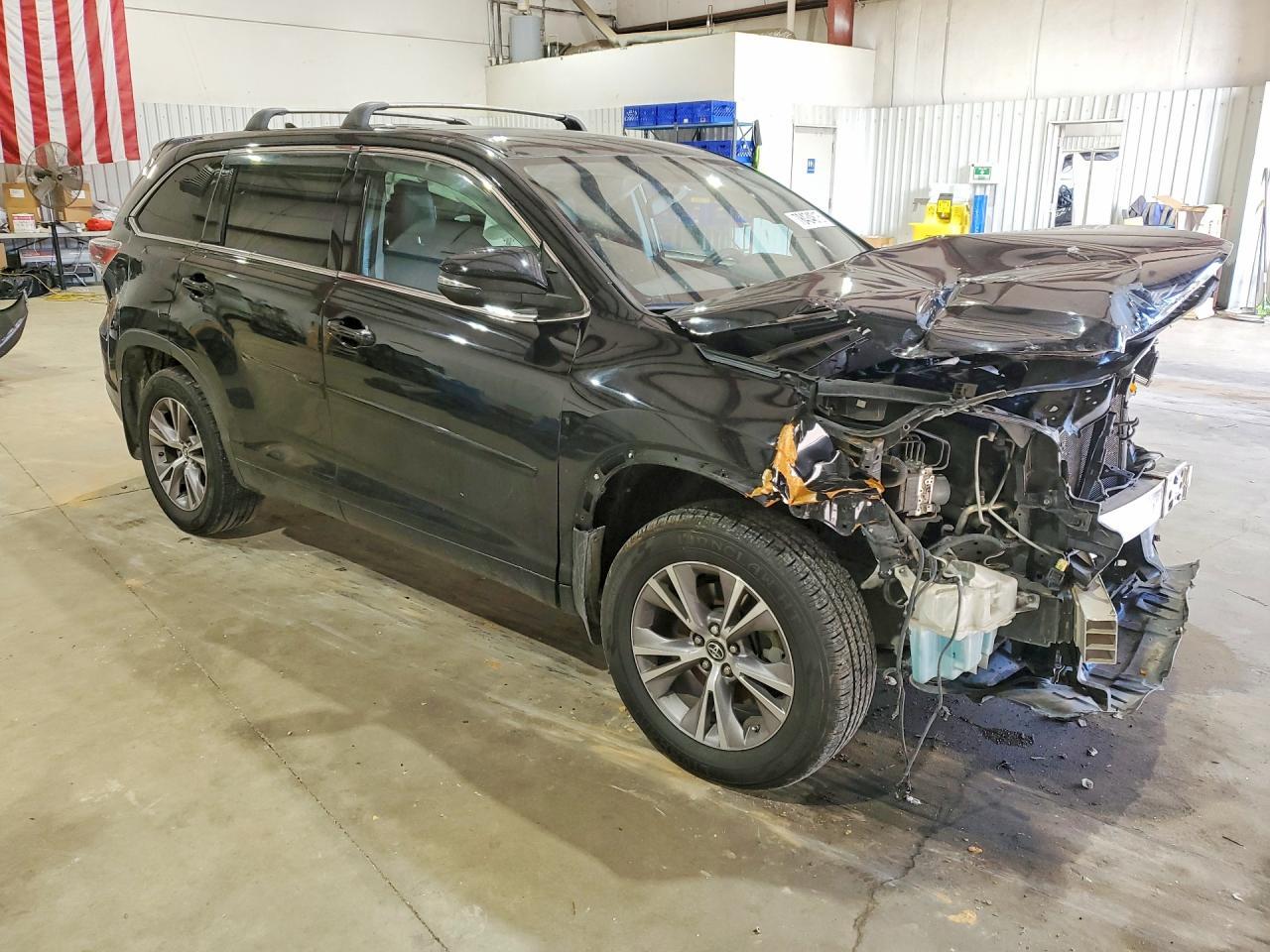 2016 TOYOTA HIGHLANDER
